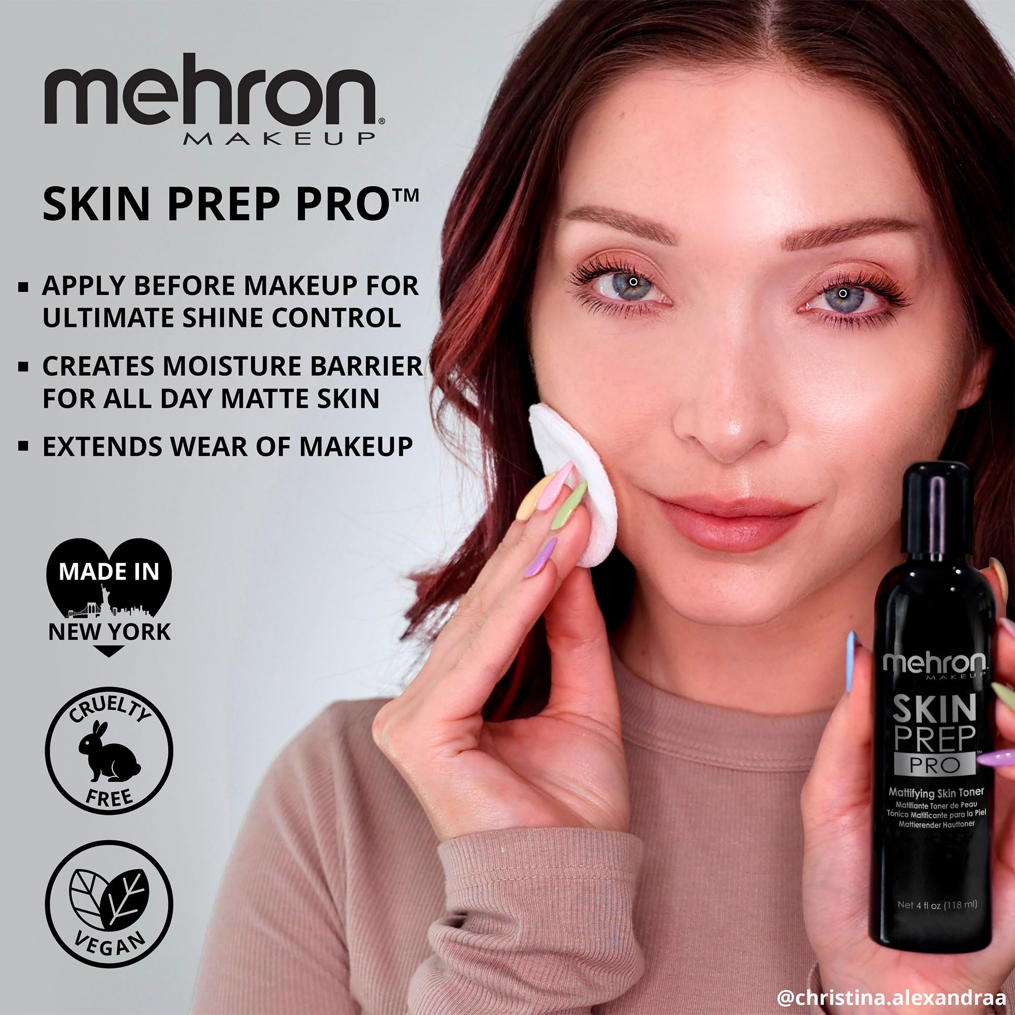 Mehron Skin Prep Pro aplicado en mano demostrando fácil absorción