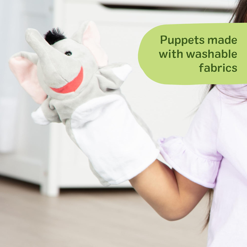 Melissa & Doug comparación de tamaño con mano para referencia de ajuste y escala
