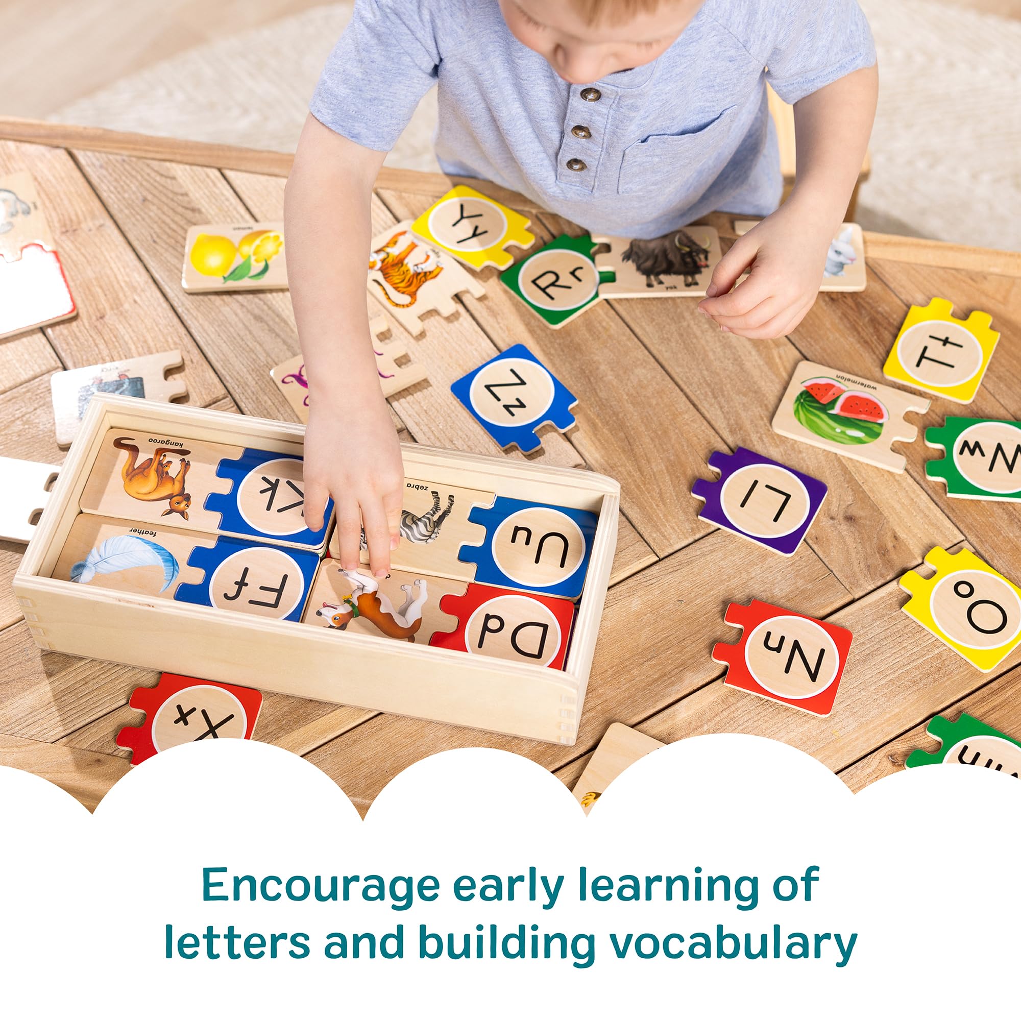 Melissa & Doug detalle de ilustración vinculada a una letra para vocabulario