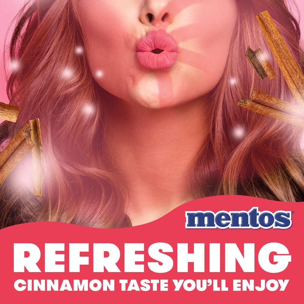 Rollos de Mentos distribuidos en mesa para fiesta listos para compartir