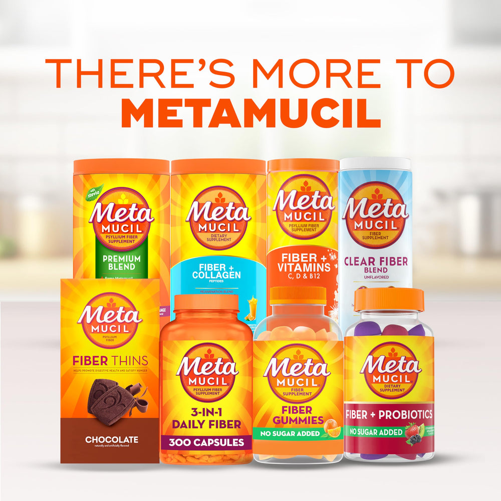 Metamucil en mesa de desayuno junto a vaso de agua, facilita integración en la rutina diaria