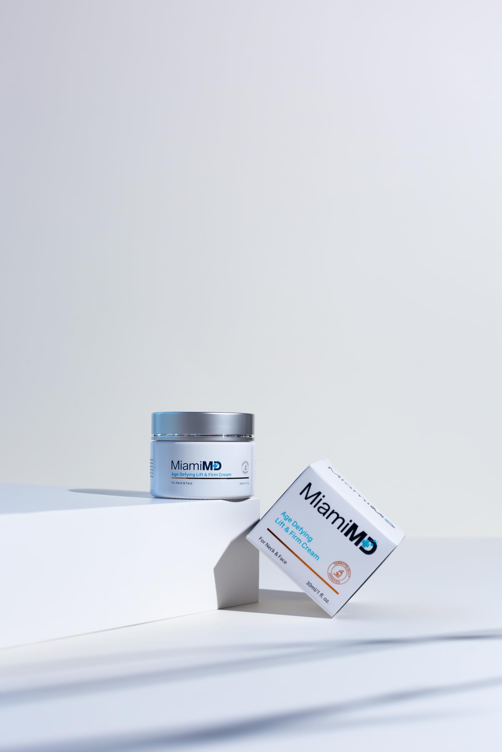 MiamiMD comparación de tamaño 1.7oz para referencia de escala