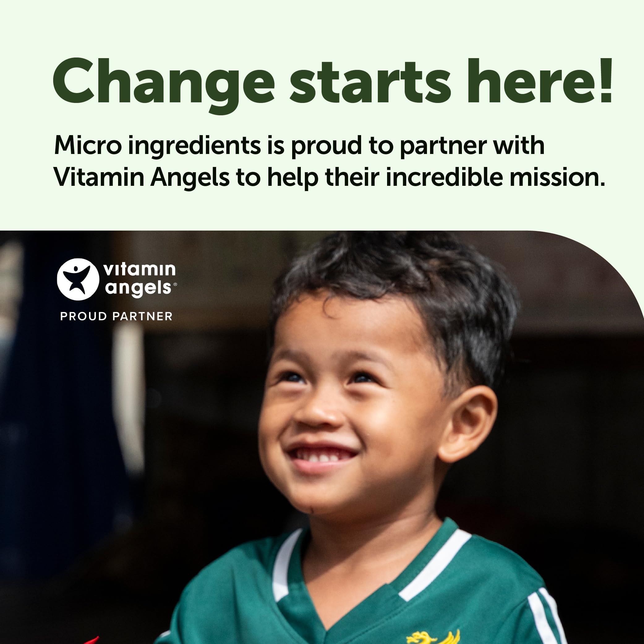 Micro Ingredients botella en cocina junto a frutas, integración en rutina de bienestar