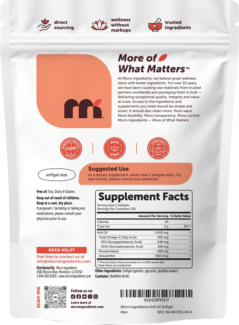 Micro Ingredients persona tomando softgels con un vaso de agua en desayuno saludable