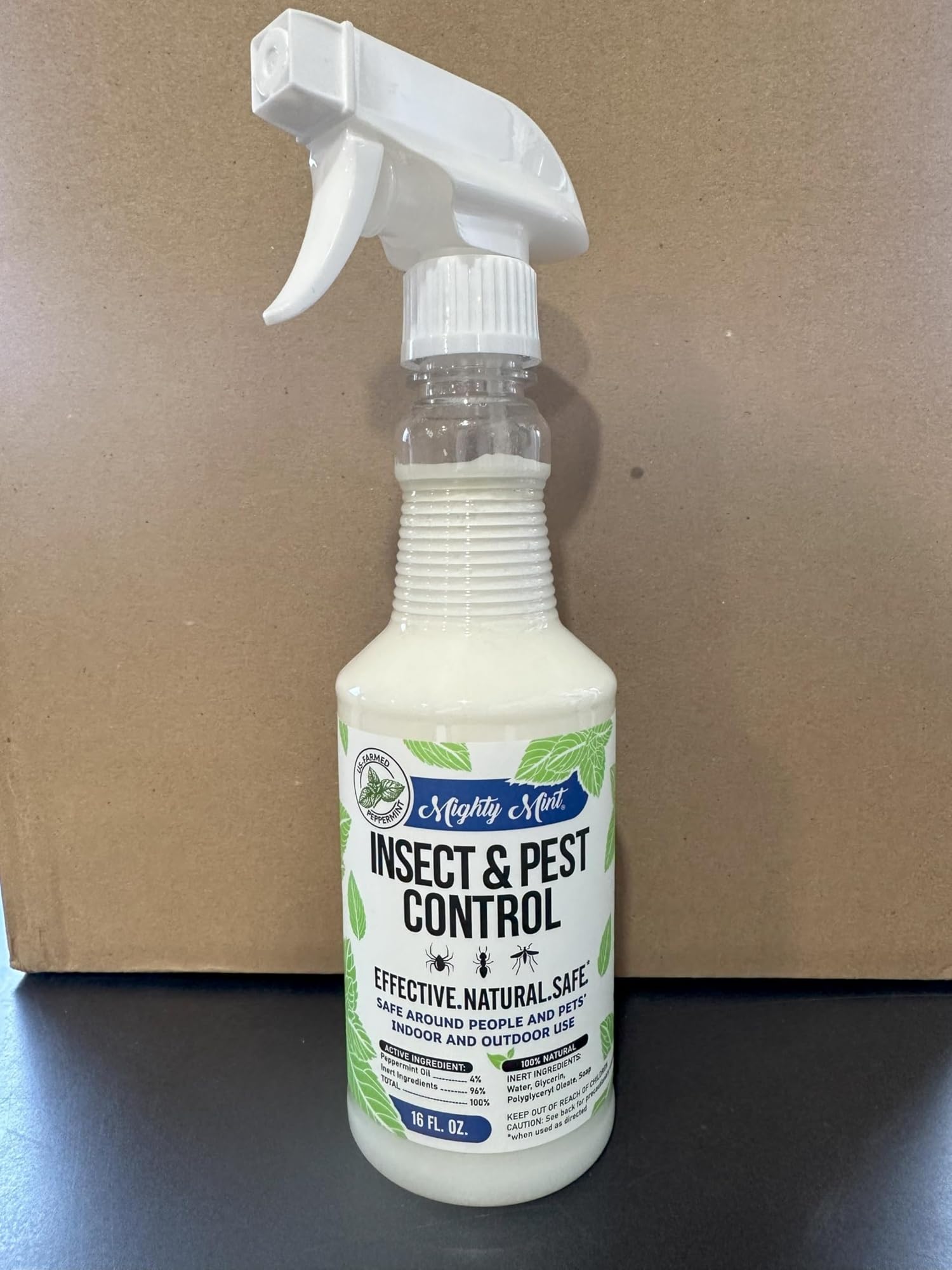 Mighty Mint lista de ingredientes naturales en etiqueta que enfatiza seguridad