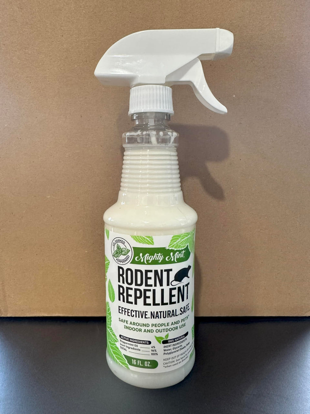 Mighty Mint usado en exterior cerca de patio para prevención de roedores