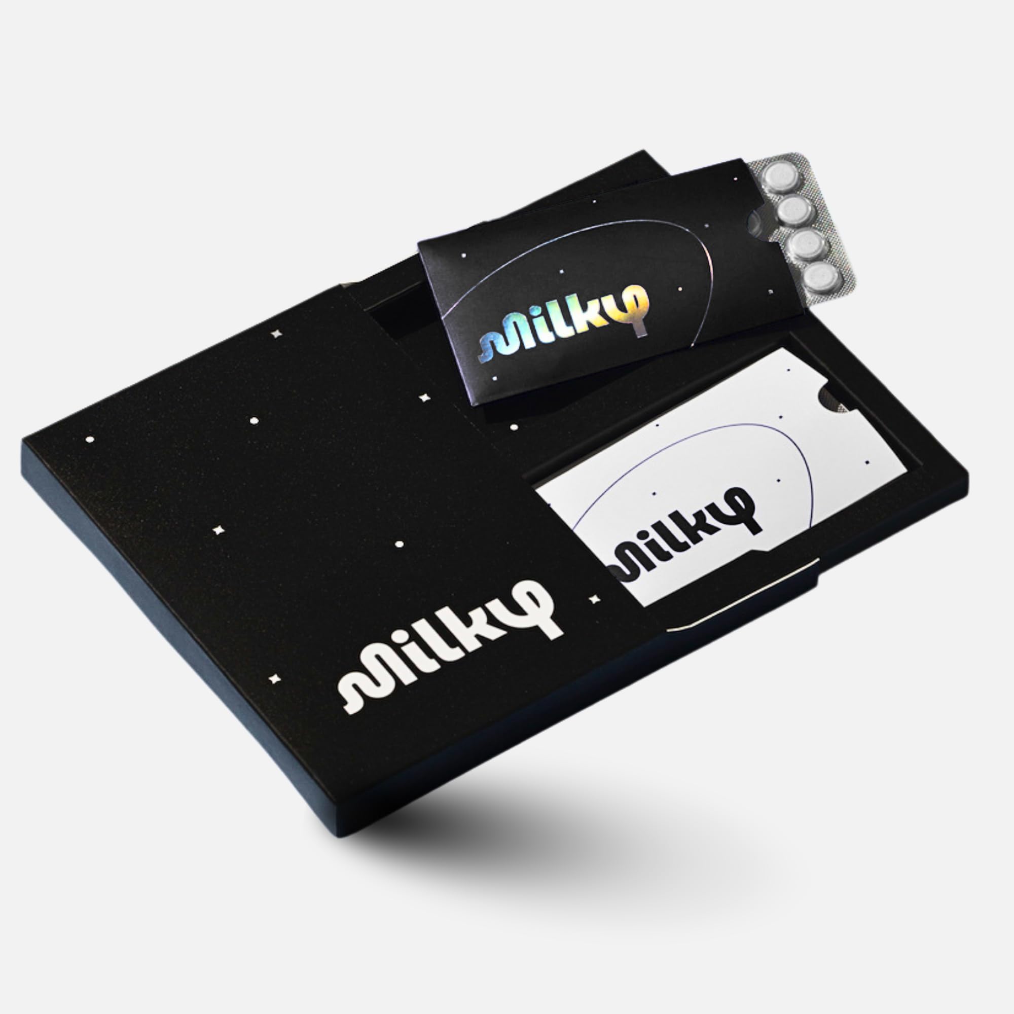 Milky envase frontal cosmic black mostrando diseño y portabilidad