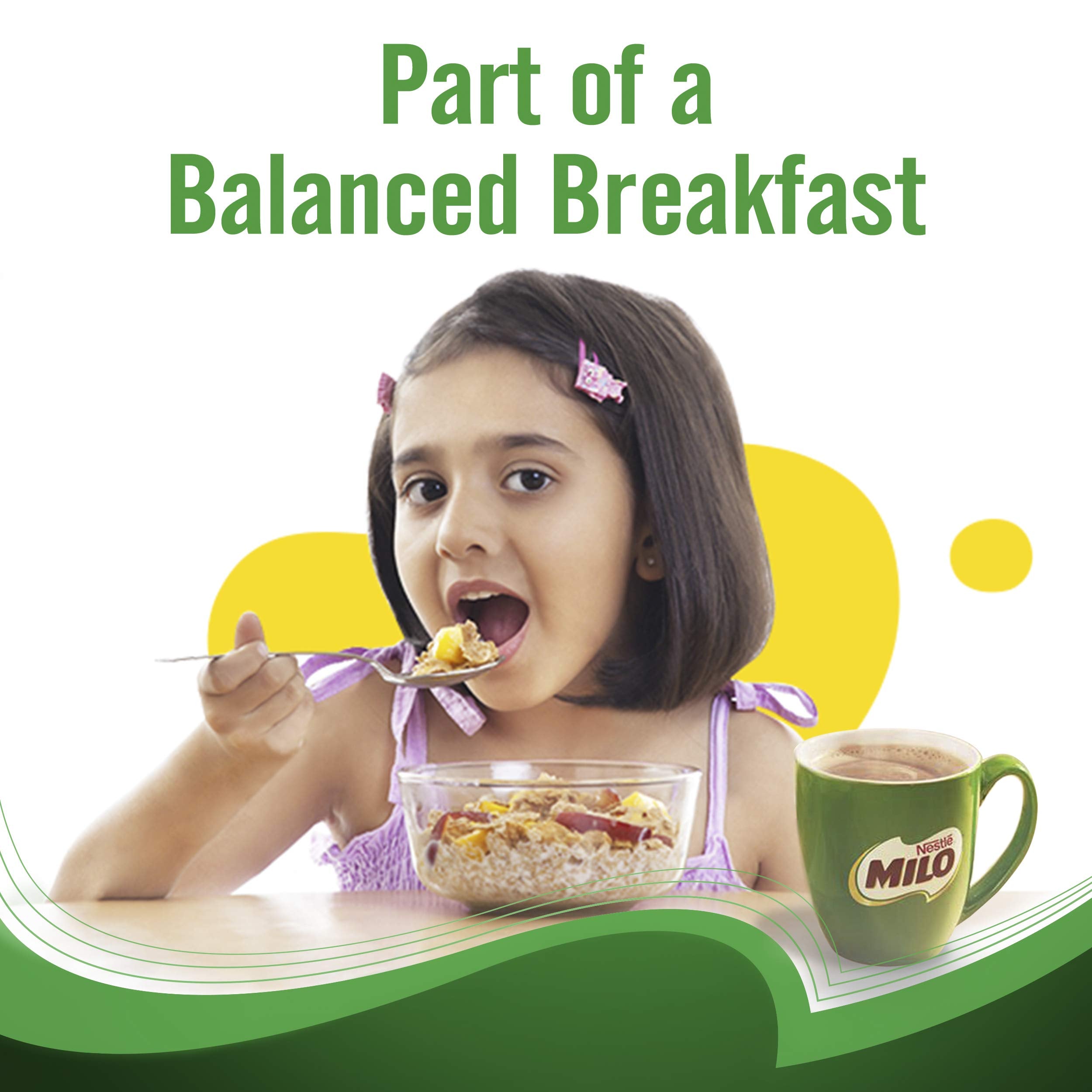 MILO vaso caliente humeante preparado con leche, reconfortante y nutritivo en desayuno