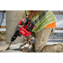 Milwaukee M18 textura de carcasa resistente que mejora el agarre