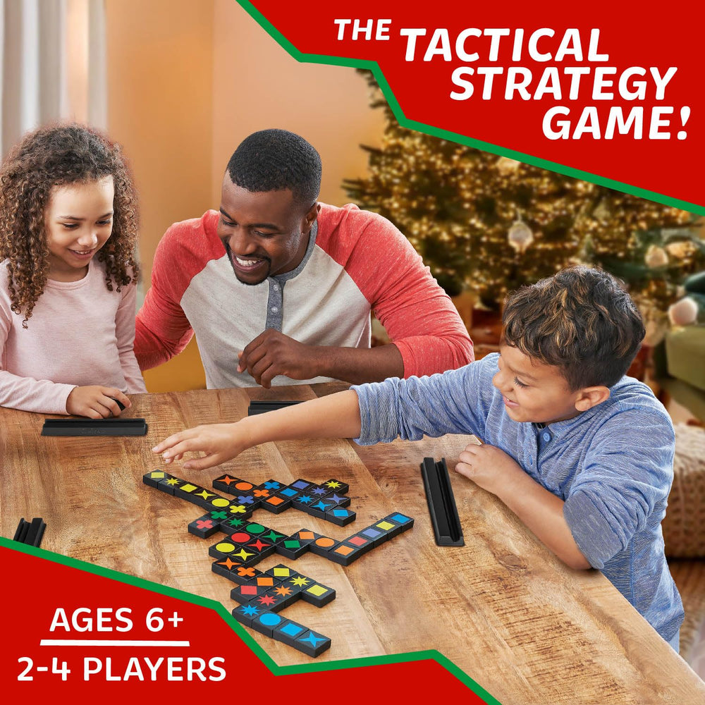 MindWare fichas de Qwirkle distribuidas en mesa mostrando variedad y opciones estratégicas