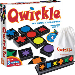 MindWare caja frontal del juego Qwirkle mostrando diseño y beneficio de rejugabilidad