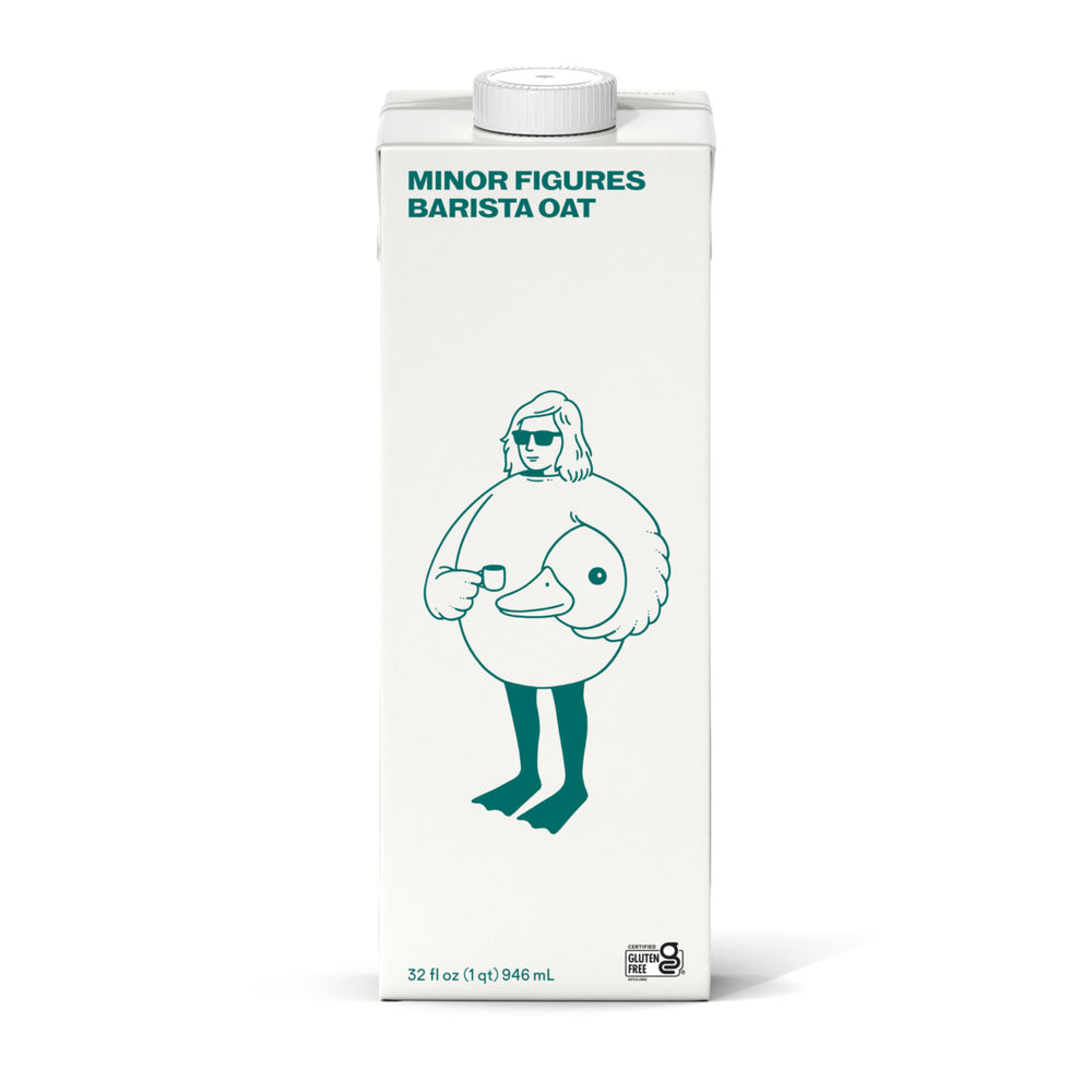 Minor Figures detalle de la textura cremosa de la leche de avena que mejora la boca del café