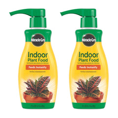Miracle-Gro botella frontal mostrando formato 8 oz y aplicación práctica