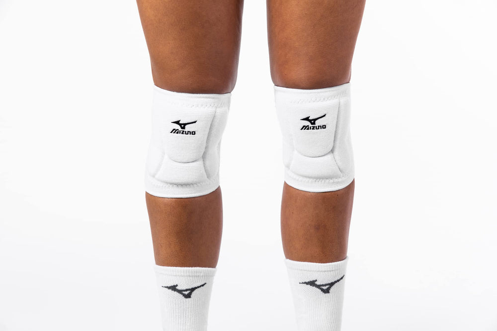 Mizuno rodillera LR6 en jugadora durante partido demostrando libertad de movimiento