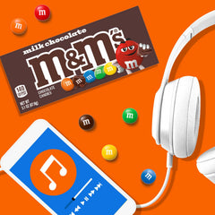 M&M'S caja abierta con piezas visibles, facilita compartir