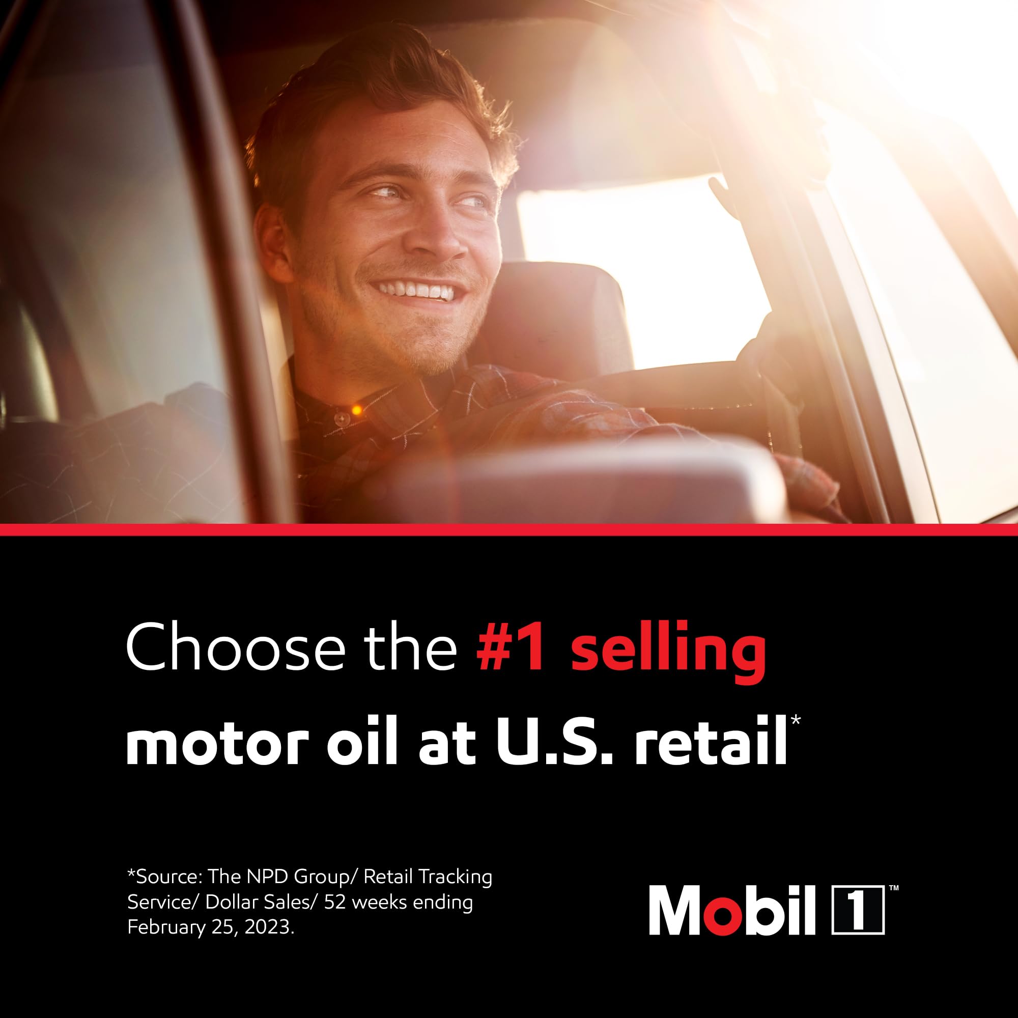 Mobil 1 botella en uso vertiendo aceite con embudo para protección del motor