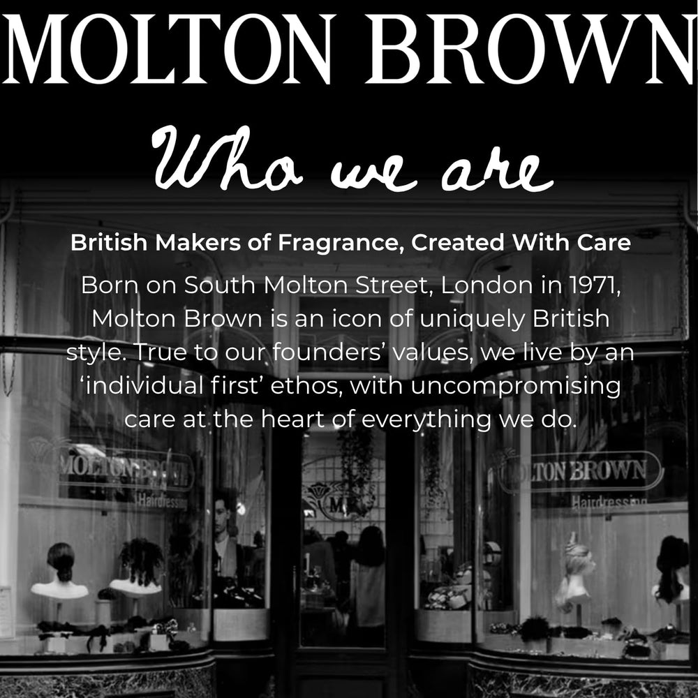 Molton Brown estuche abierto sobre mesa, resalta embalaje reciclable y elegante