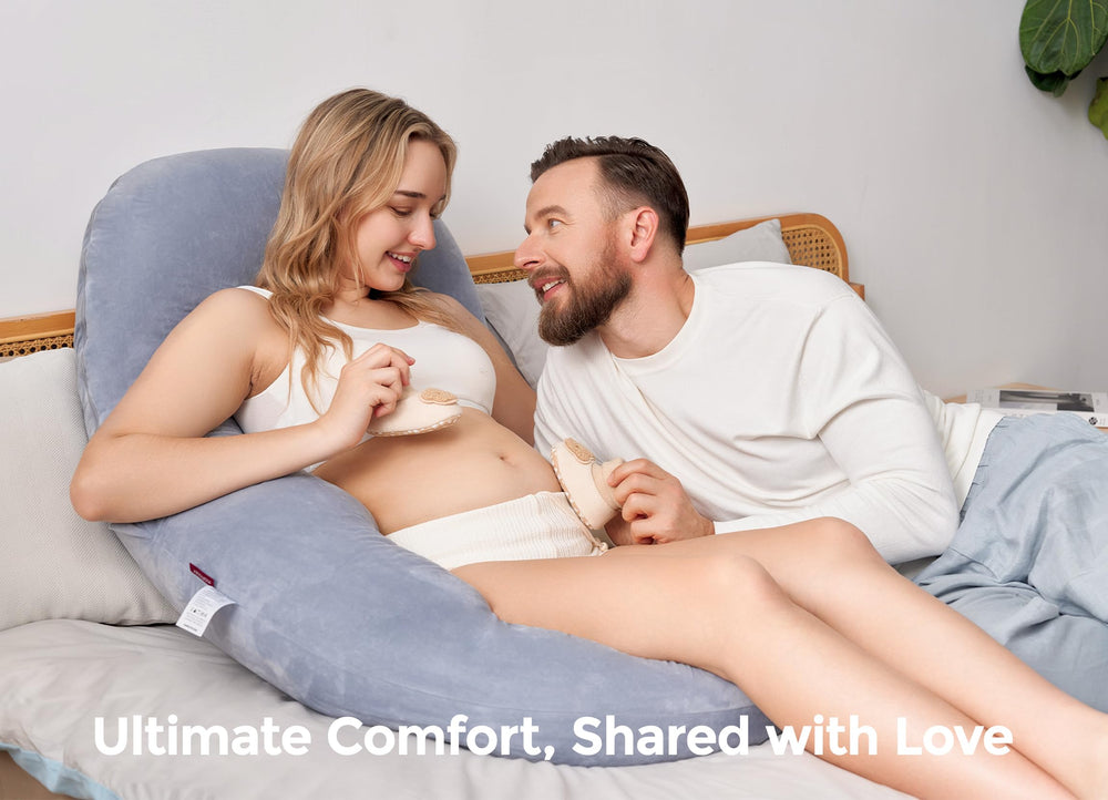 Momcozy comparación de talla con cinta métrica demostrando adaptabilidad