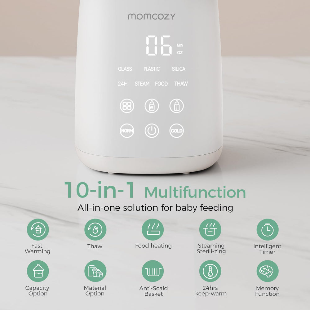 Momcozy descongelando una bolsa de leche con función THAW eficiente