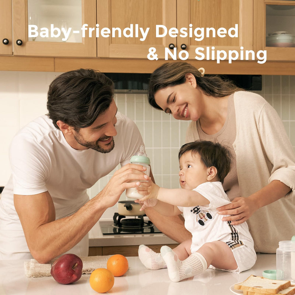 Momcozy biberón dentro de lavavajillas ilustrando limpieza rápida y segura