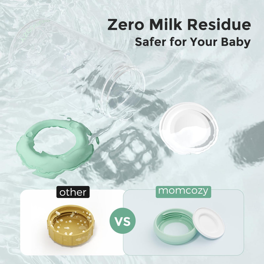 Momcozy biberón en mano para mostrar tamaño real y facilidad de agarre