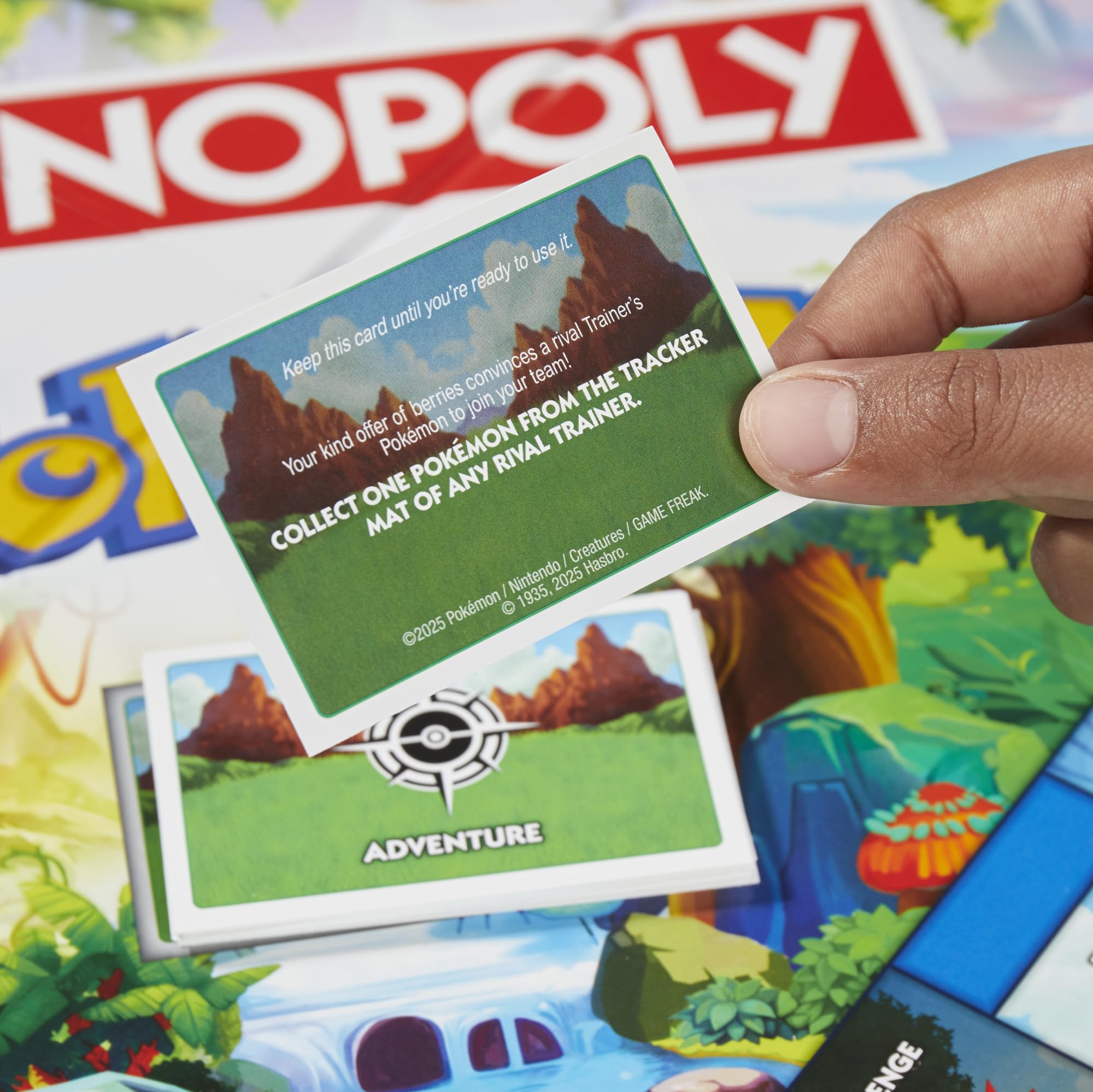 Monopoly Poké Balls usadas como moneda del juego, beneficio: recurso clave para jugar
