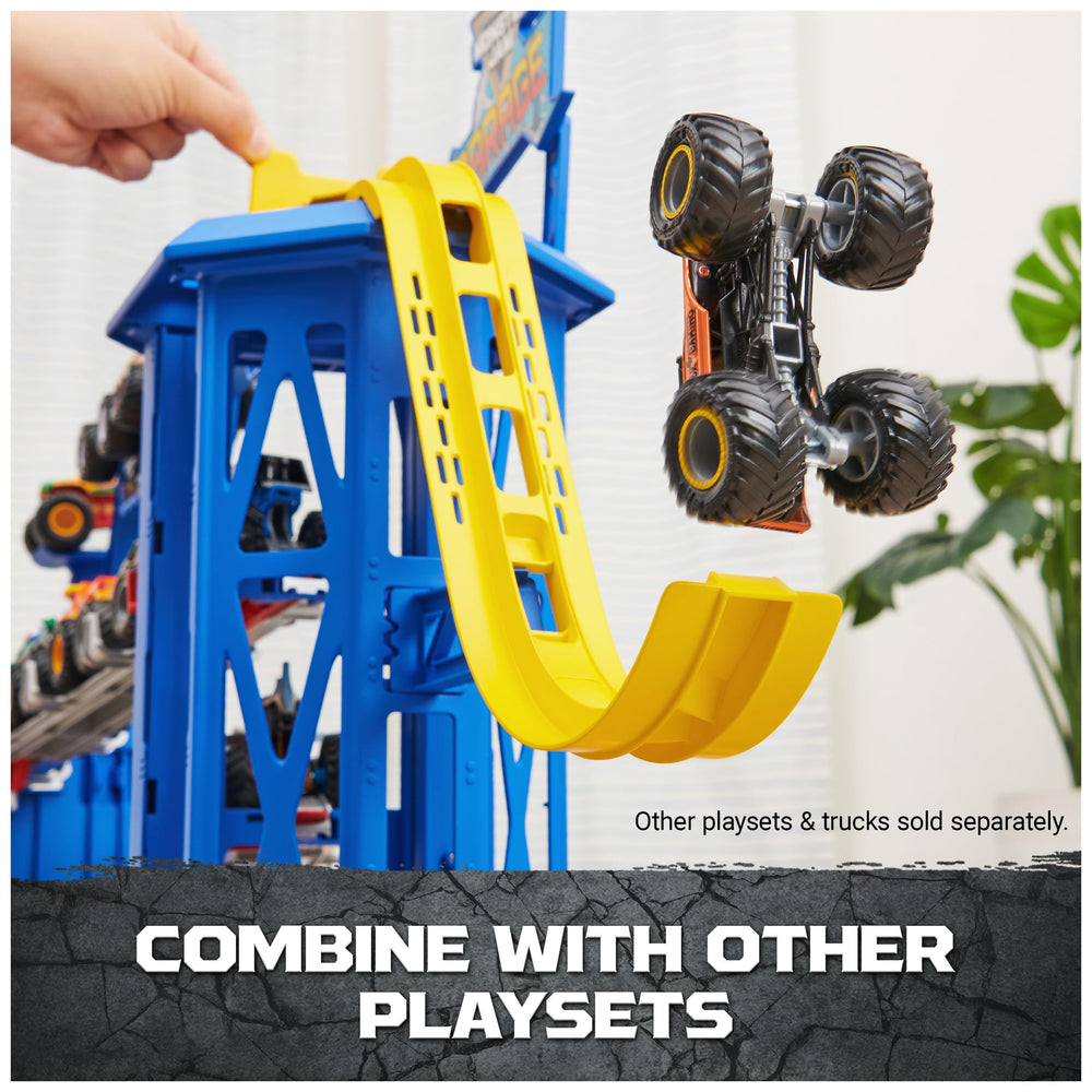 Monster Jam set en vitrina mostrando cuatro camiones All Stars, ideal exhibir