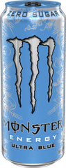 Monster Ultra Blue vertido en vaso con espuma, sabor frío y vigorizante