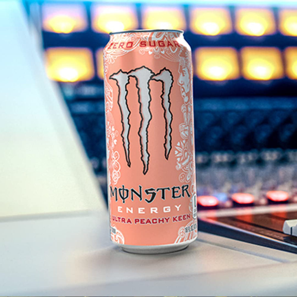 Monster Ultra Peachy Keen latas frías en refrigerador listas para servir y refrescar