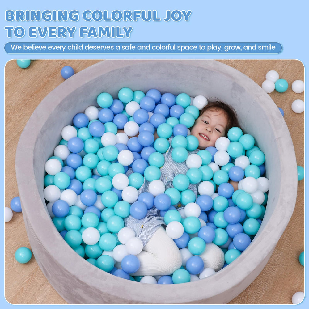 MoonxHome bolas dentro de una piscina de juguete aportando diversión segura