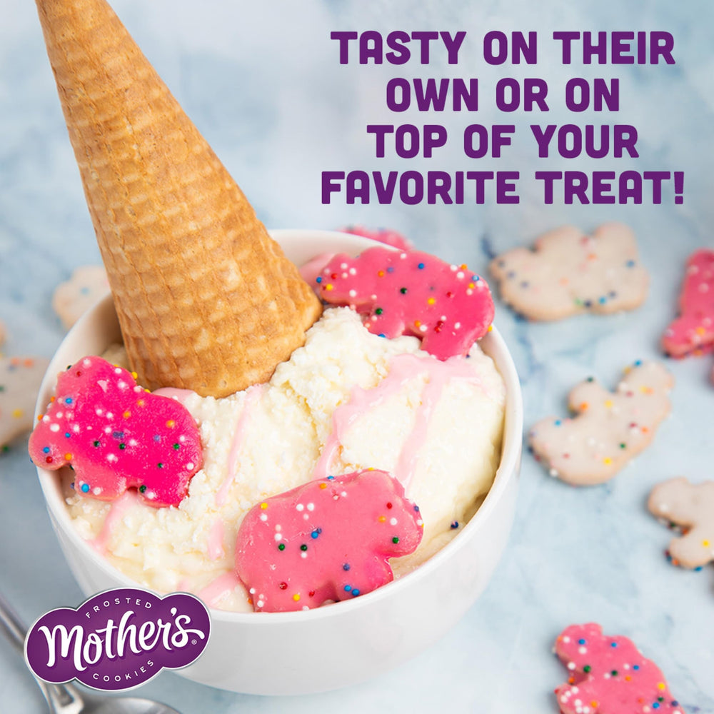 Mother’s galleta en mano para comparar tamaño y porción controlada
