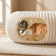 MOYMO detalle de bolas colgantes que estimulan el acecho y salto