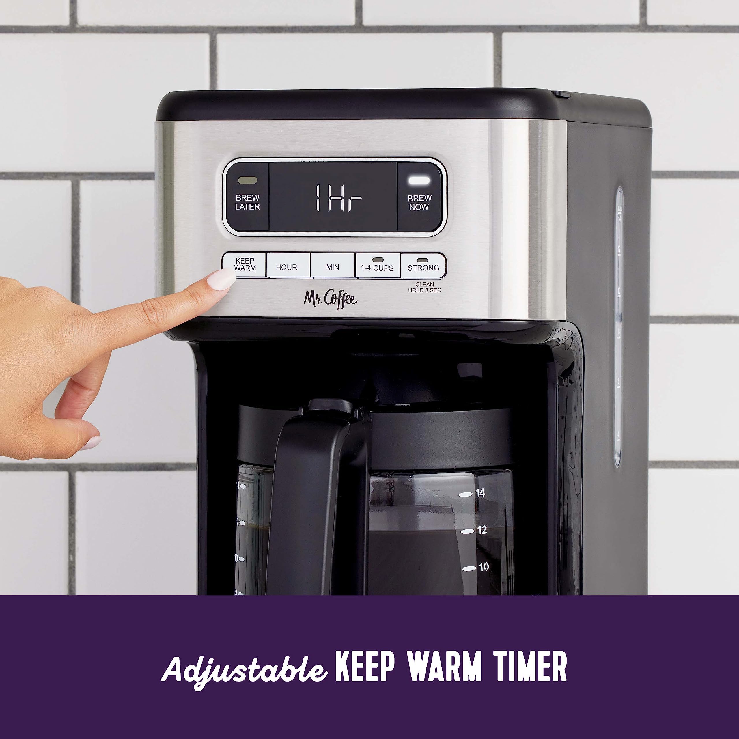 Mr. Coffee comparación de tamaño junto a tazas para visualizar la capacidad