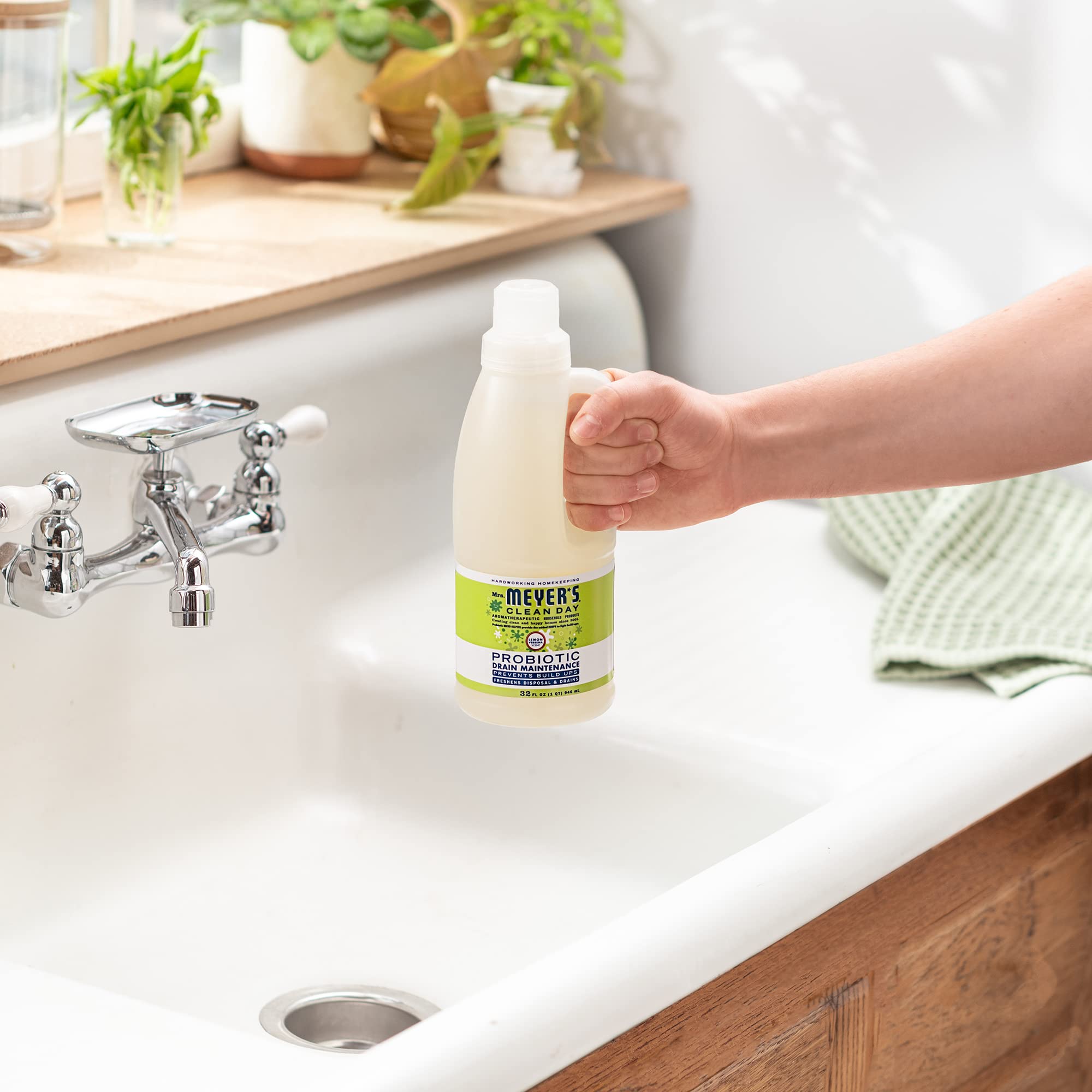 Mrs. MEYER'S etiqueta con ingredientes destacando fórmula biobasada y segura