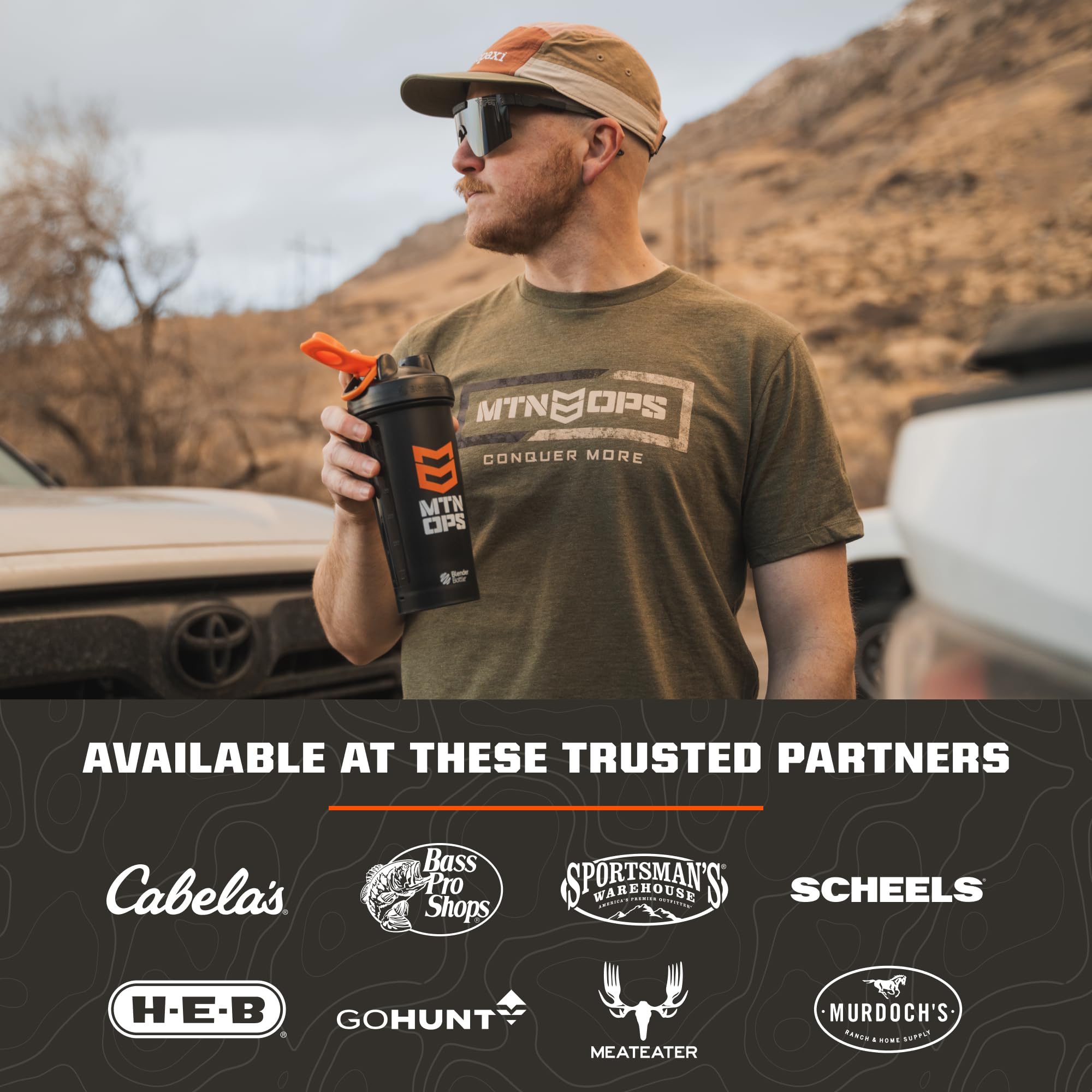 MTN OPS envase junto a mano para comparar tamaño y facilitar cálculo de dosis