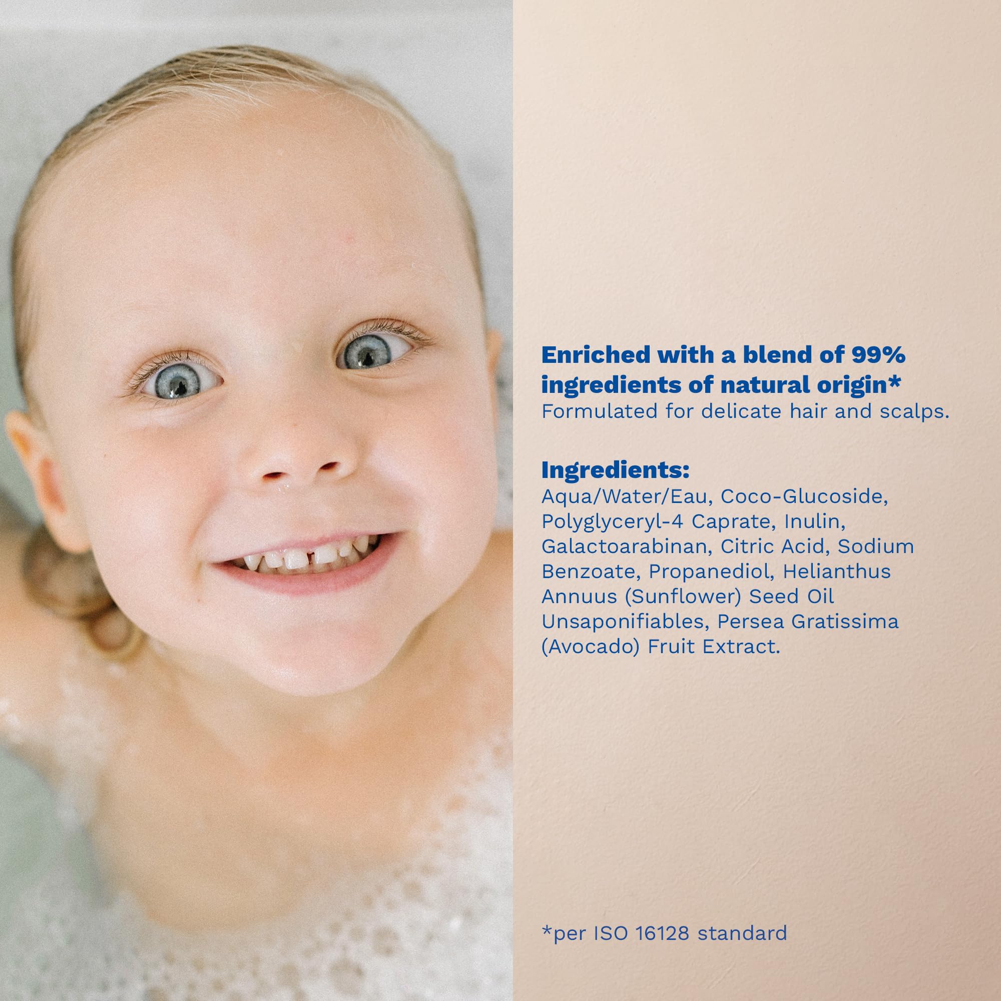 Mustela escena de baño familiar con bebé, momento tranquilo y seguro