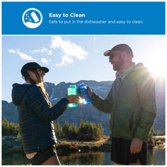 Nalgene botella cornflower primer plano del material Tritan Renew resistente y ligero