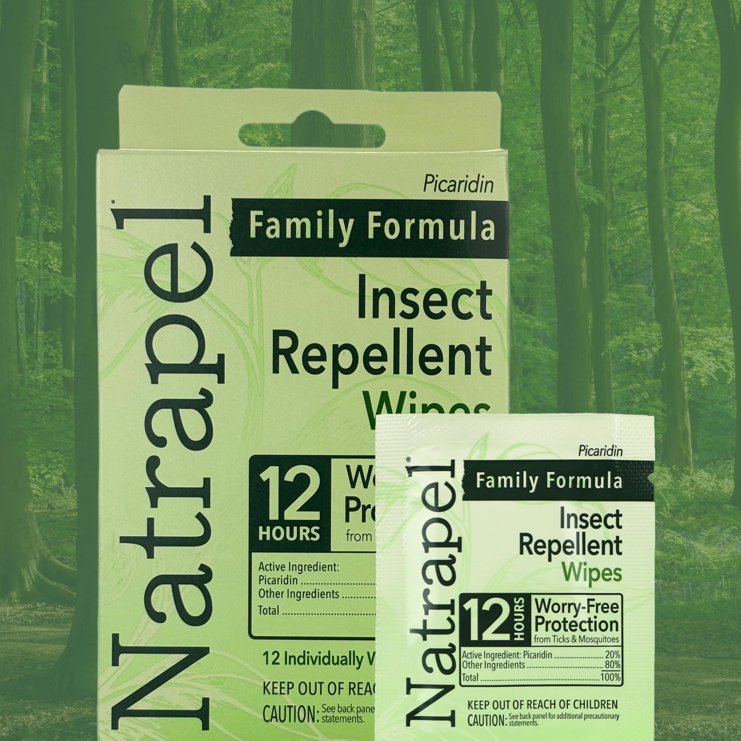 Natrapel familia en exterior usando toallitas, protección colectiva