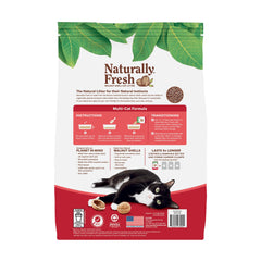 Caja de arena con Naturally Fresh en uso por gato, control de olores y formación de grumos