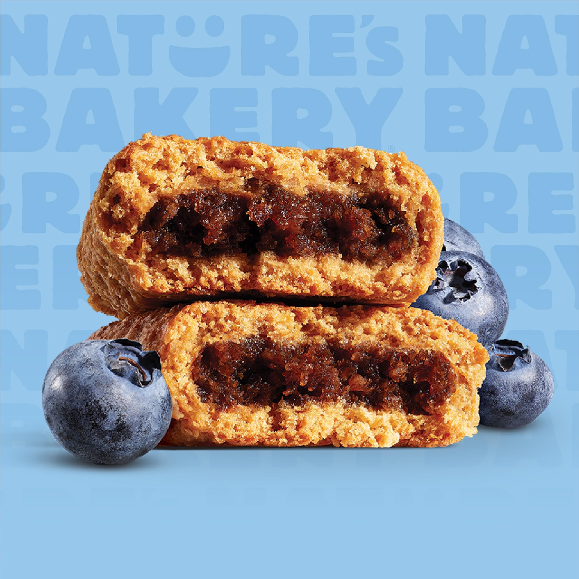 Nature's Bakery barra en mano para comparar tamaño — porción fácil de consumir sobre la marcha
