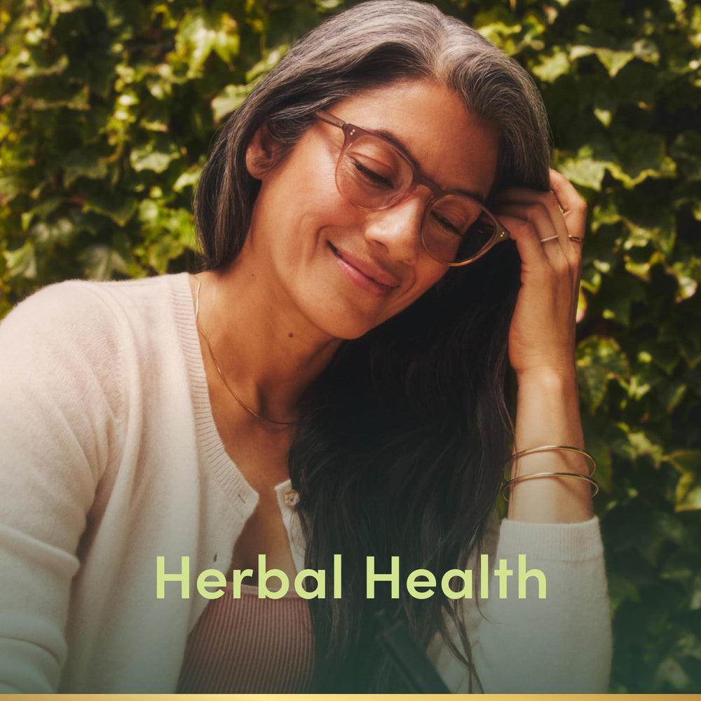 Nature's Bounty cápsula abierta detalle del contenido y fácil ingestión