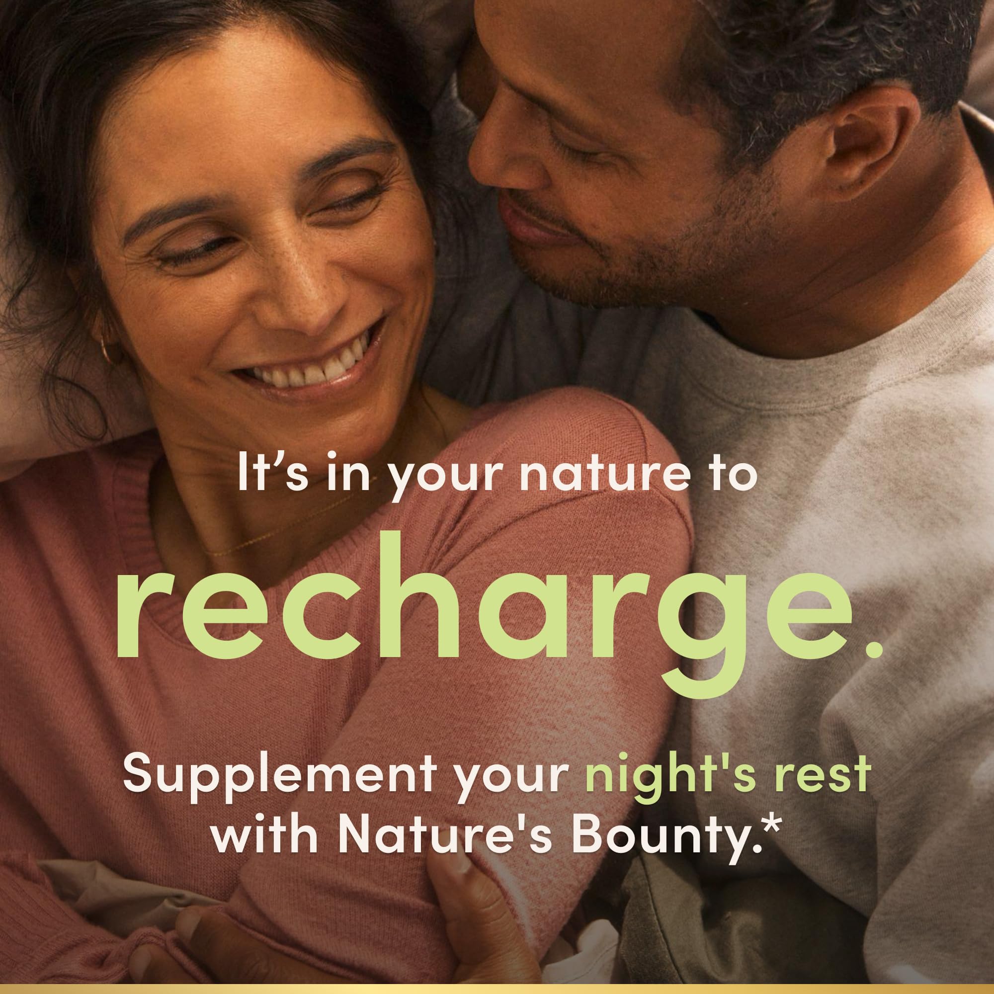 Nature's Bounty tableta en mano que muestra tamaño y dosificación práctica