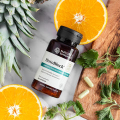 Nature's Sunshine cápsula de HistaBlock en primer plano para dosificación fácil