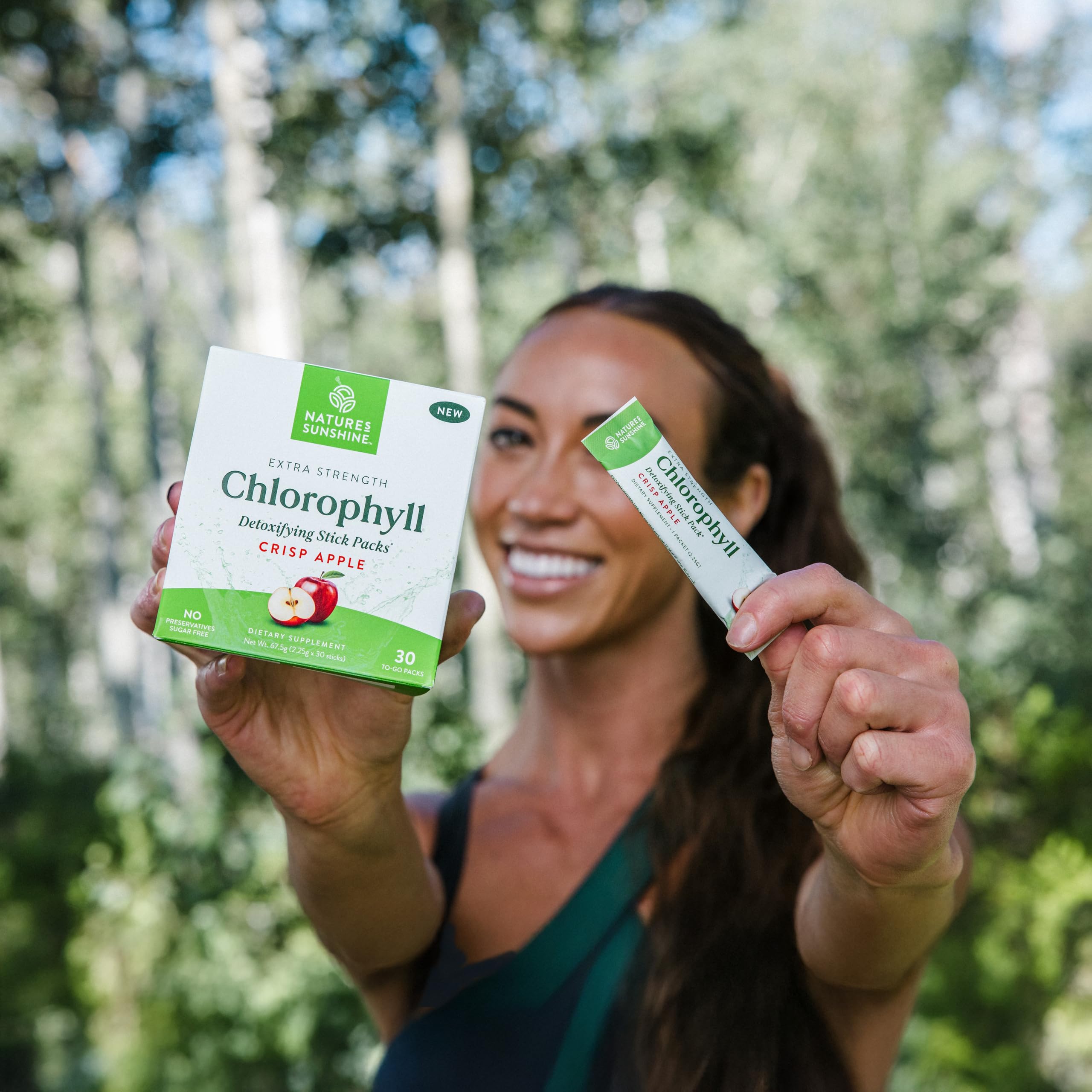 Nature's Sunshine empaque ecológico destacando producción con energía solar