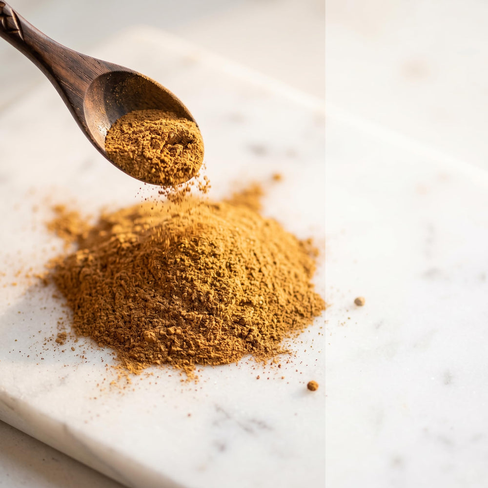Naturevibe Botanicals canela espolvoreada sobre postre realza sabor y aroma