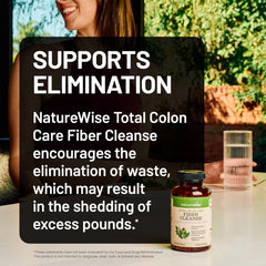 NatureWise cápsula en mano para comparar escala y comodidad de ingestión