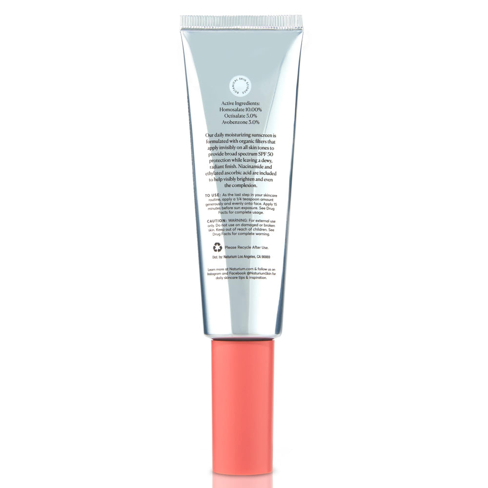 Naturium tubo junto a regla para comparar su tamaño 1.7 oz práctico
