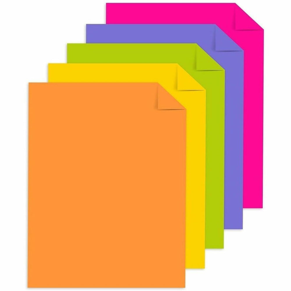 Neenah Astrobrights uso en oficina para avisos y folletos llamativos
