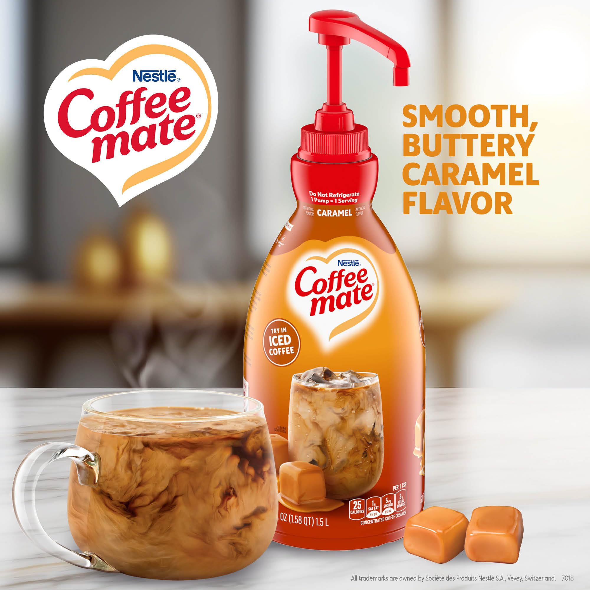 Nestle Coffee mate primer plano de la bomba dispensadora mostrando fácil dosificación