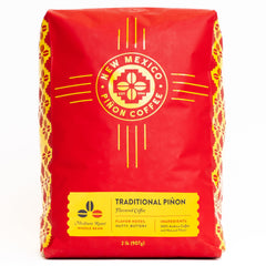 New Mexico Piñon Coffee paquete frontal mostrando la marca y beneficio aromático regional